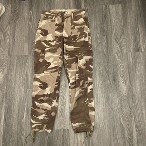 Urban Outfitters brown and tan camouflage cargo pants. Used but no flaws